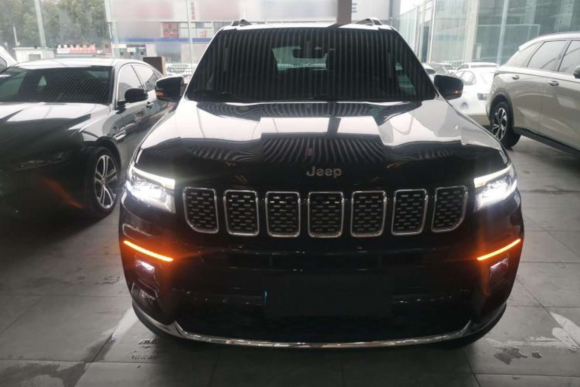 Used Jeep Grand Commander 2022 2.0T Four-Wheel Drive Luxury Edition Front