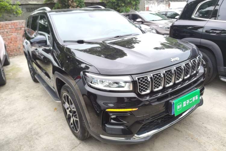 Used Jeep Grand Commander 2022 2.0T Two-Wheel Drive Luxury Version Front Right 45 Deg