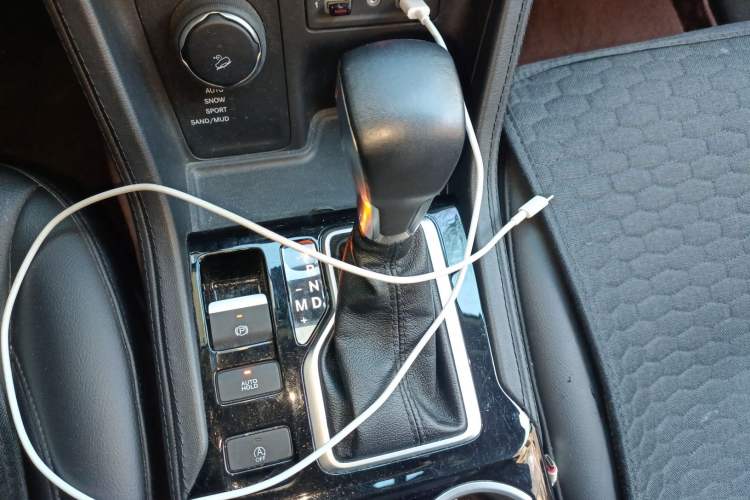 Used Jeep Grand Commander 2022 2.0T Four-Wheel Drive Luxury Edition Gear Lever
