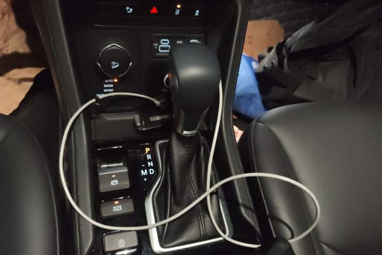 Used Jeep Grand Commander 2022 2.0T Four-Wheel Drive Luxury Edition Gear Lever