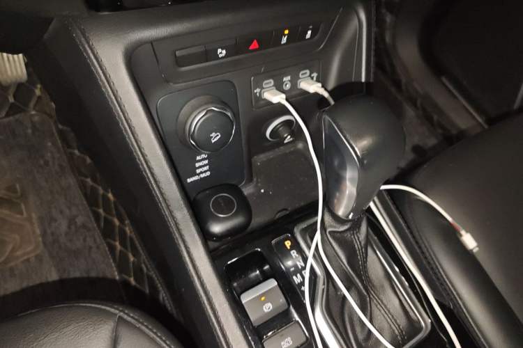 Used Jeep Grand Commander 2022 2.0T Four-Wheel Drive Luxury Edition Gear Lever