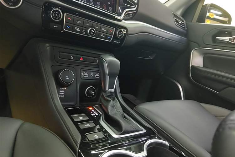 Used Jeep Grand Commander 2022 2.0T Four-Wheel Drive Luxury Edition Gear Lever