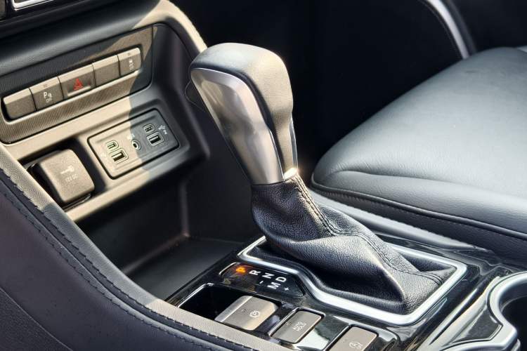 Used Jeep Grand Commander 2022 2.0T Two-Wheel Drive Elite Version Gear Lever
