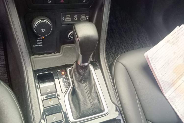 Used Jeep Grand Commander 2022 2.0T Four-Wheel Drive Luxury Edition Gear Lever
