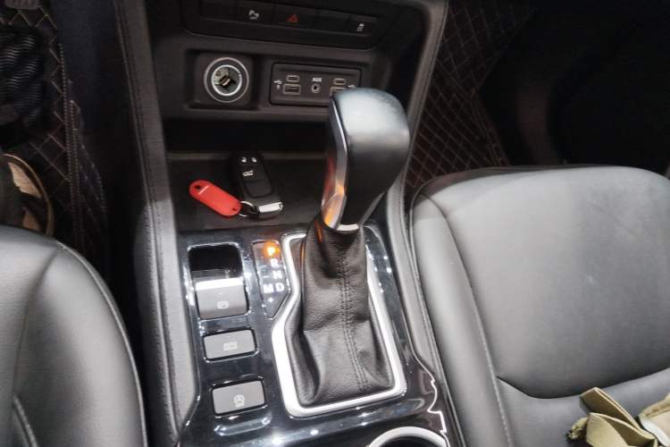Used Jeep Grand Commander 2022 2.0T Two-Wheel Drive Luxury Version Gear Lever