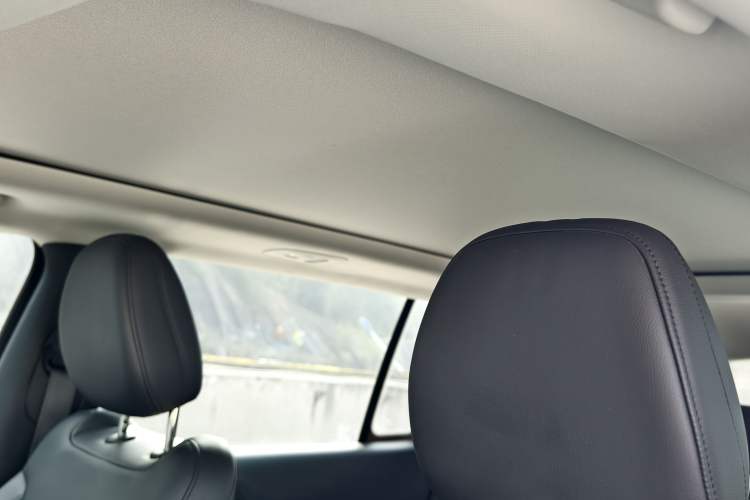 Used Jeep Grand Commander 2022 2.0T Two-Wheel Drive Elite Version Headliner