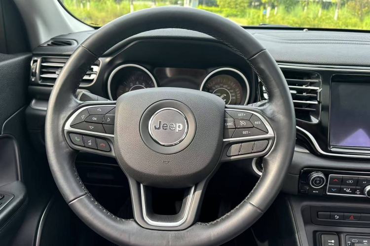 Used Jeep Grand Commander 2022 2.0T Two-Wheel Drive Elite Version Interior 2