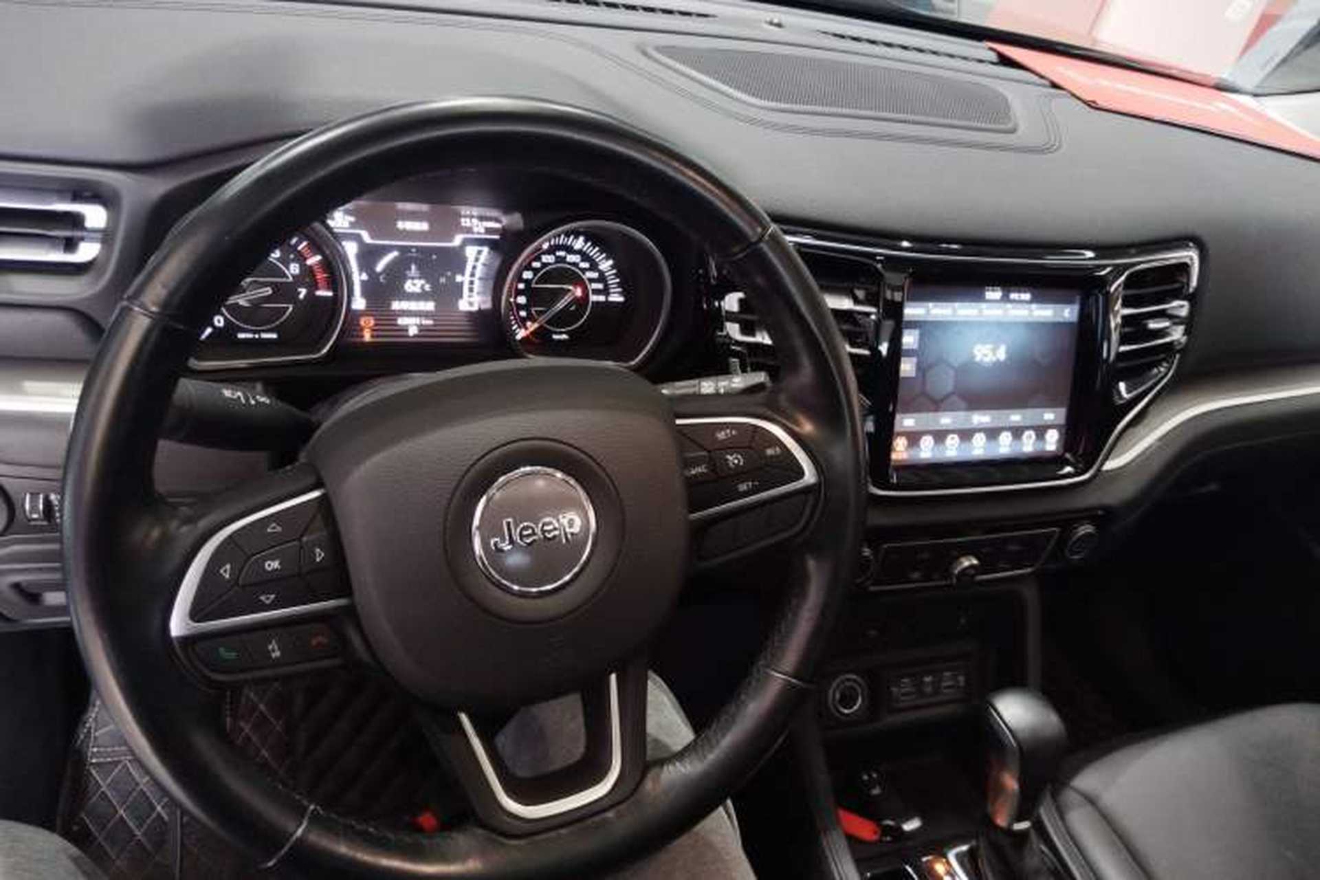 Used Jeep Grand Commander 2022 2.0T Two-Wheel Drive Luxury Version Interior 2