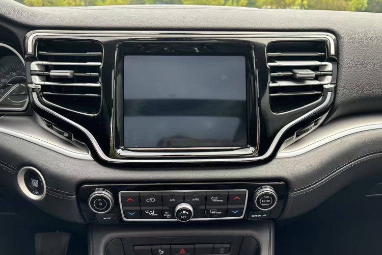 Used Jeep Grand Commander 2022 2.0T Two-Wheel Drive Luxury Version Interior 2