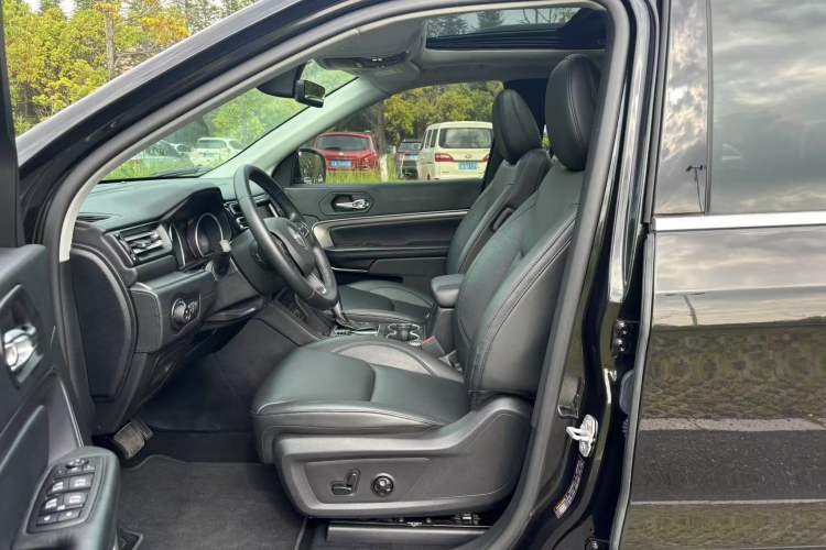 Used Jeep Grand Commander 2022 2.0T Two-Wheel Drive Elite Version Interior 4