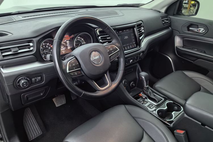 Used Jeep Grand Commander 2022 2.0T Four-Wheel Drive Luxury Edition Interior 4