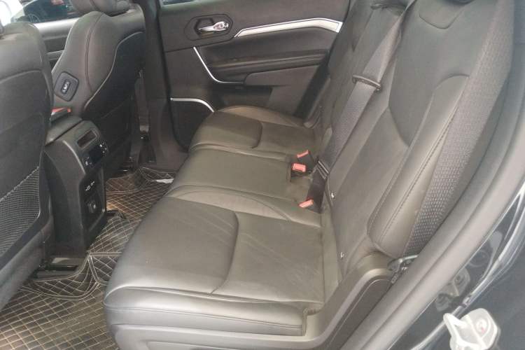 Used Jeep Grand Commander 2022 2.0T Two-Wheel Drive Luxury Version Interior 4