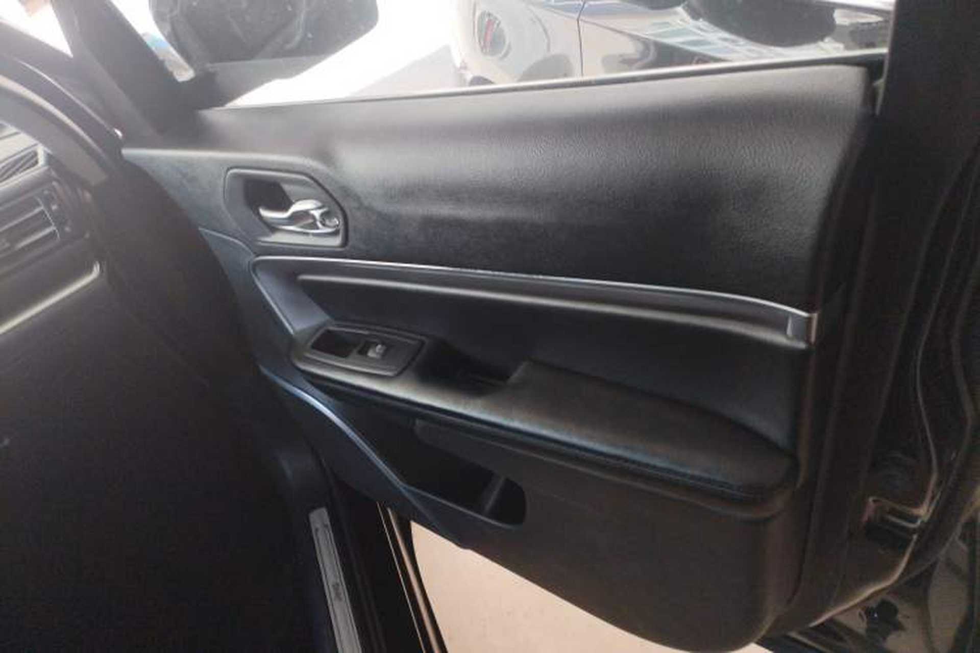 Used Jeep Grand Commander 2022 2.0T Two-Wheel Drive Luxury Version Interior 5