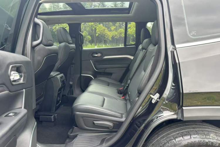 Used Jeep Grand Commander 2022 2.0T Two-Wheel Drive Luxury Version Interior 5