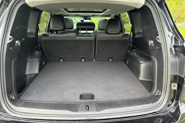 Used Jeep Grand Commander 2022 2.0T Two-Wheel Drive Elite Version Interior 6
