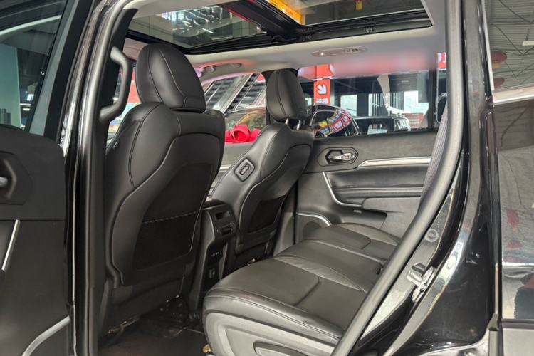 Used Jeep Grand Commander 2022 2.0T Two-Wheel Drive Luxury Version Interior 6