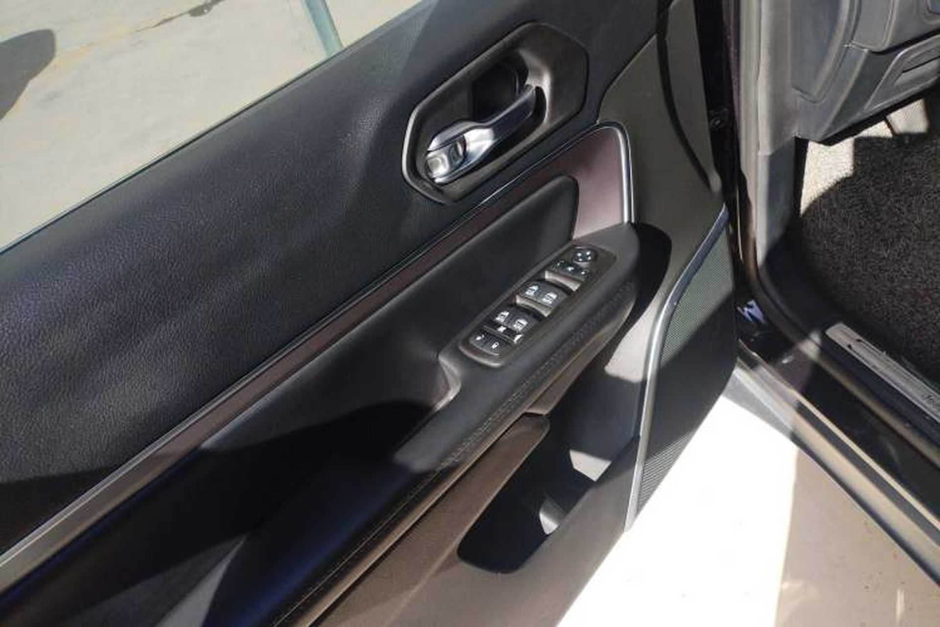 Used Jeep Grand Commander 2022 2.0T Two-Wheel Drive Luxury Version Interior 7
