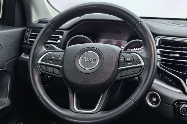 Used Jeep Grand Commander 2022 2.0T Four-Wheel Drive Luxury Edition Interior 8