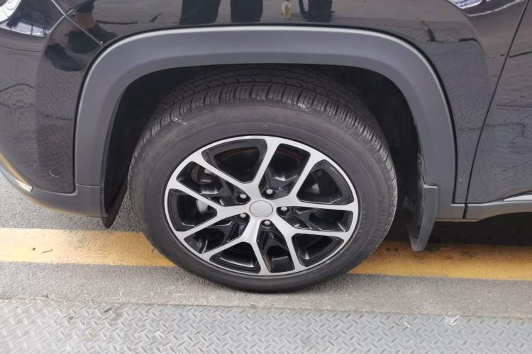 Used Jeep Grand Commander 2022 2.0T Four-Wheel Drive Luxury Edition Left Front Wheel Hub