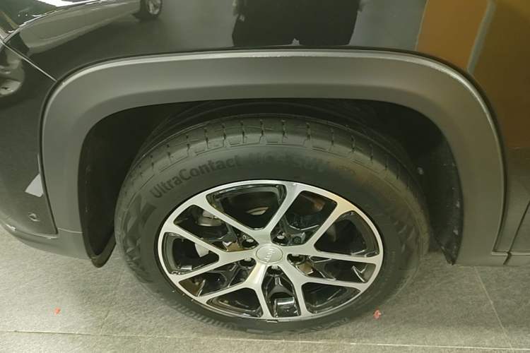 Used Jeep Grand Commander 2022 2.0T Four-Wheel Drive Luxury Edition Left Front Wheel Hub