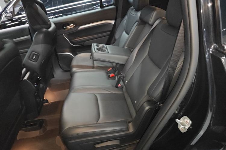 Used Jeep Grand Commander 2022 2.0T Two-Wheel Drive Luxury Version Left Rear Seat