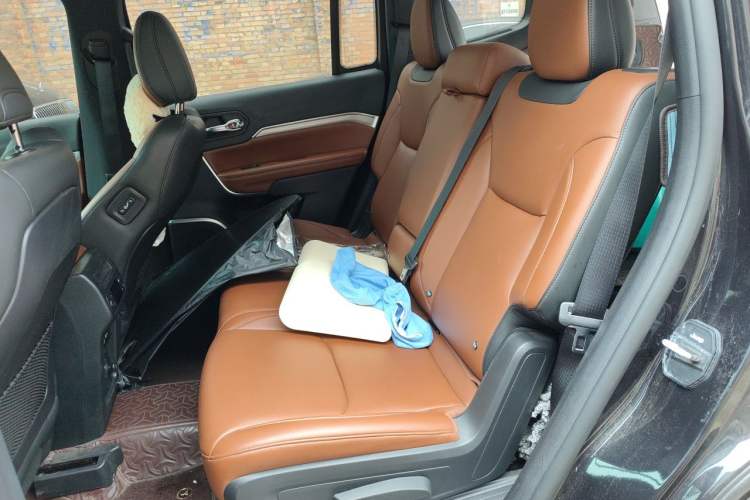 Used Jeep Grand Commander 2022 2.0T Four-Wheel Drive Luxury Edition Left Rear Seat
