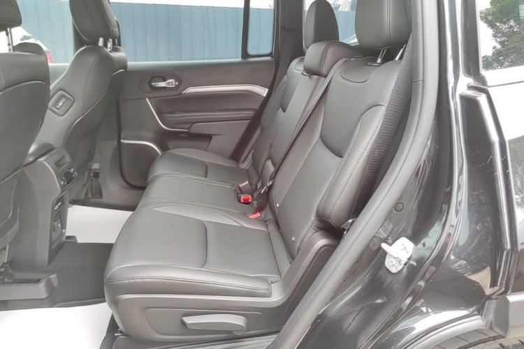Used Jeep Grand Commander 2022 2.0T Two-Wheel Drive Luxury Version Left Rear Seat