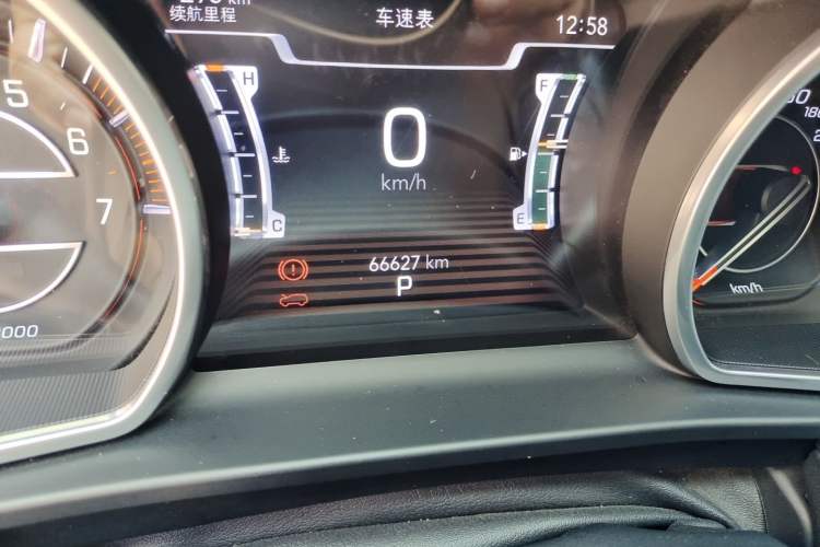 Used Jeep Grand Commander 2022 2.0T Four-Wheel Drive Luxury Edition Odometer Close Up