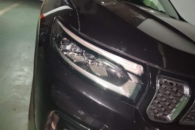 Used Jeep Grand Commander 2022 2.0T Four-Wheel Drive Luxury Edition Right Front Headlight