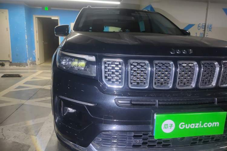 Used Jeep Grand Commander 2022 2.0T Four-Wheel Drive Luxury Edition Right Front Headlight