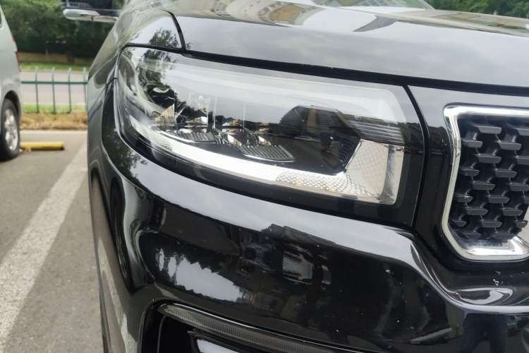 Used Jeep Grand Commander 2022 2.0T Two-Wheel Drive Elite Version Right Front Headlight