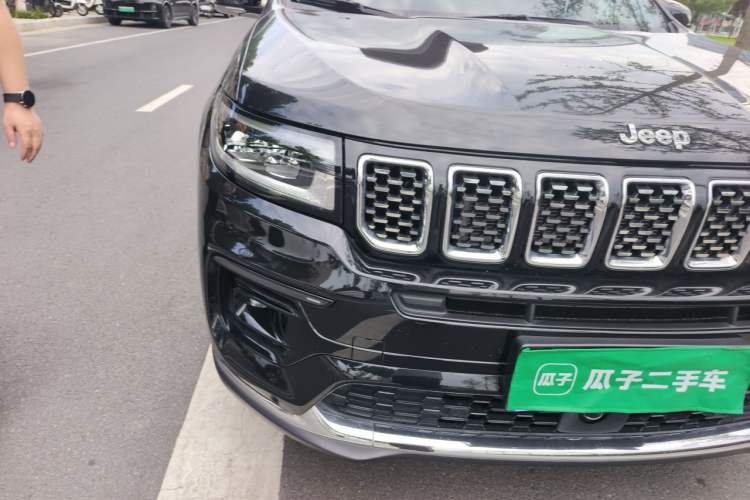 Used Jeep Grand Commander 2022 2.0T Four-Wheel Drive Luxury Edition Right Front Headlight