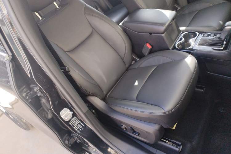 Used Jeep Grand Commander 2022 2.0T Two-Wheel Drive Luxury Version Right Front Seat