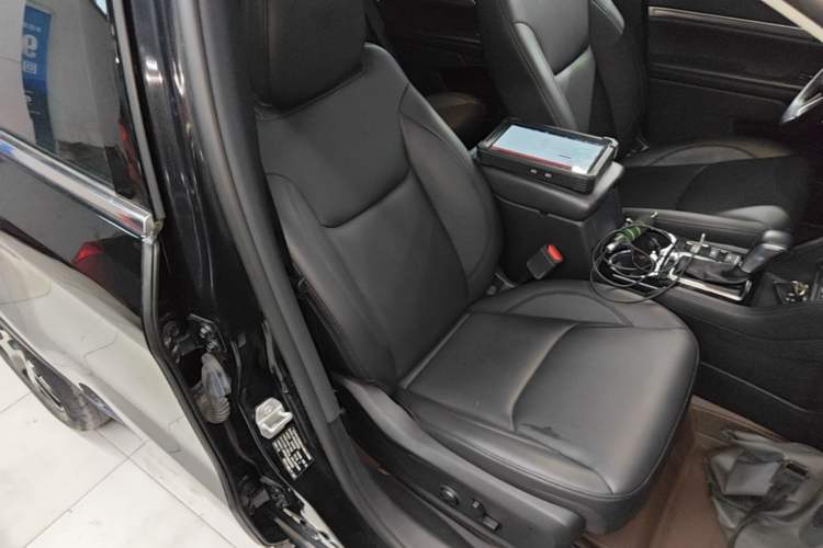 Used Jeep Grand Commander 2022 2.0T Two-Wheel Drive Luxury Version Right Front Seat