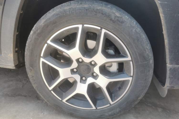 Used Jeep Grand Commander 2022 2.0T Two-Wheel Drive Elite Version Right Front Wheel Hub