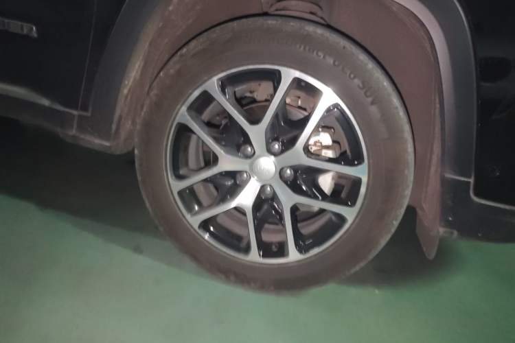 Used Jeep Grand Commander 2022 2.0T Four-Wheel Drive Luxury Edition Right Front Wheel Hub