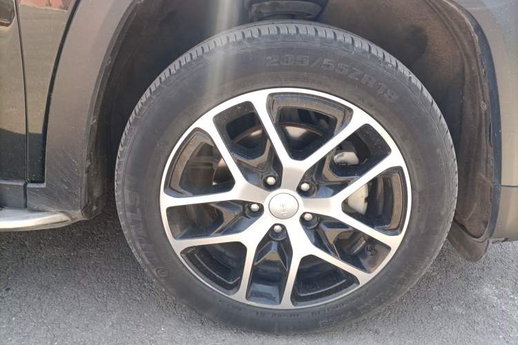 Used Jeep Grand Commander 2022 2.0T Four-Wheel Drive Luxury Edition Right Front Wheel Hub