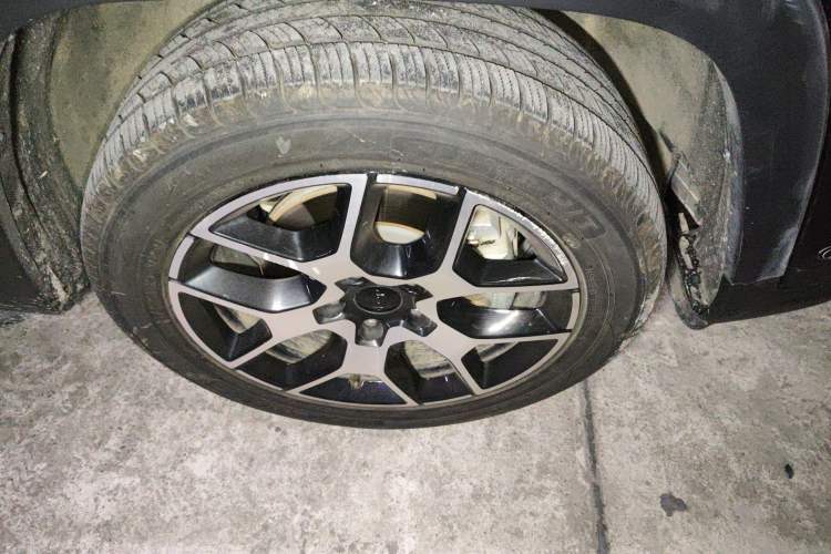 Used Jeep Grand Commander 2022 2.0T Two-Wheel Drive Elite Version Right Front Wheel Hub