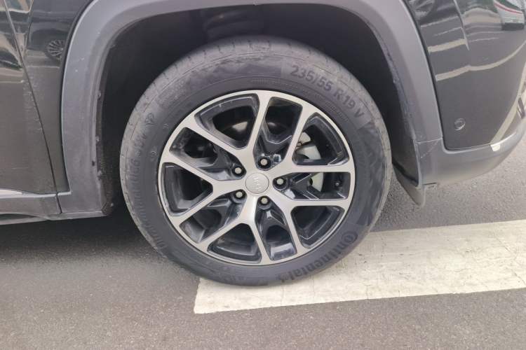 Used Jeep Grand Commander 2022 2.0T Four-Wheel Drive Luxury Edition Right Front Wheel Hub