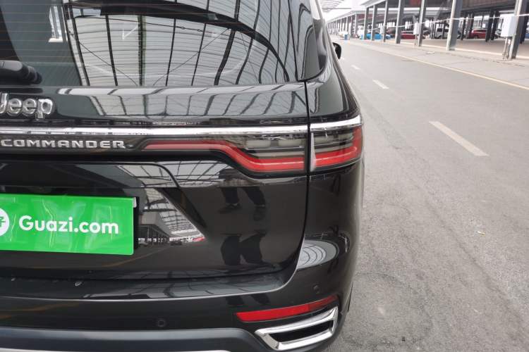Used Jeep Grand Commander 2022 2.0T Four-Wheel Drive Luxury Edition Right Rear Taillight