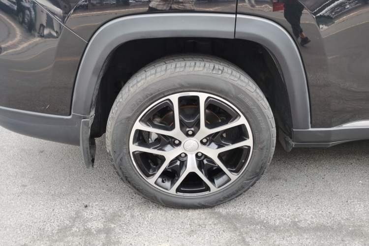 Used Jeep Grand Commander 2022 2.0T Four-Wheel Drive Luxury Edition Right Rear Wheel Hub