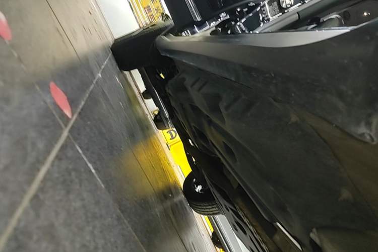 Used Jeep Grand Commander 2022 2.0T Four-Wheel Drive Luxury Edition Right Side Sill