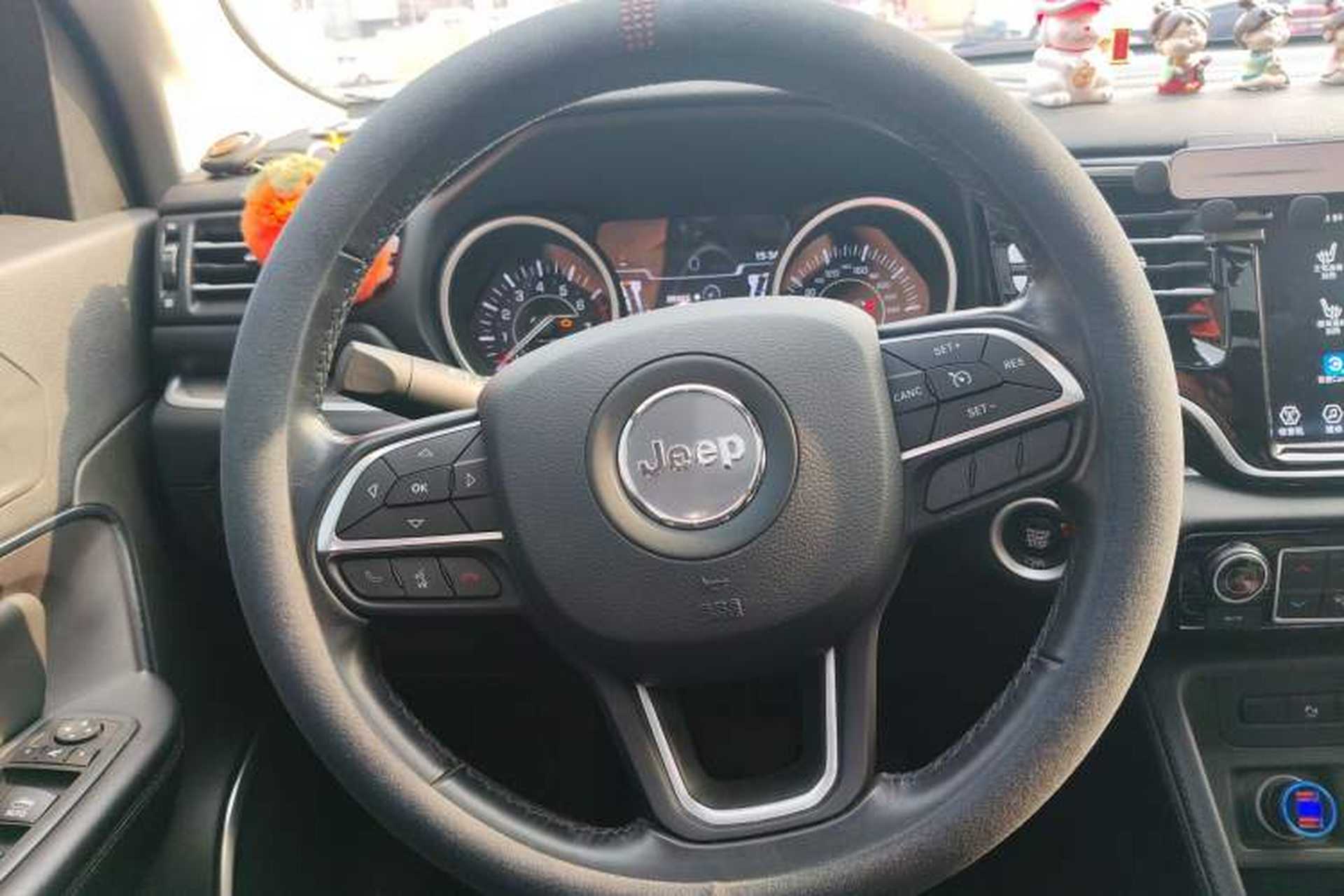 Used Jeep Grand Commander 2022 2.0T Two-Wheel Drive Luxury Version Steering Wheel
