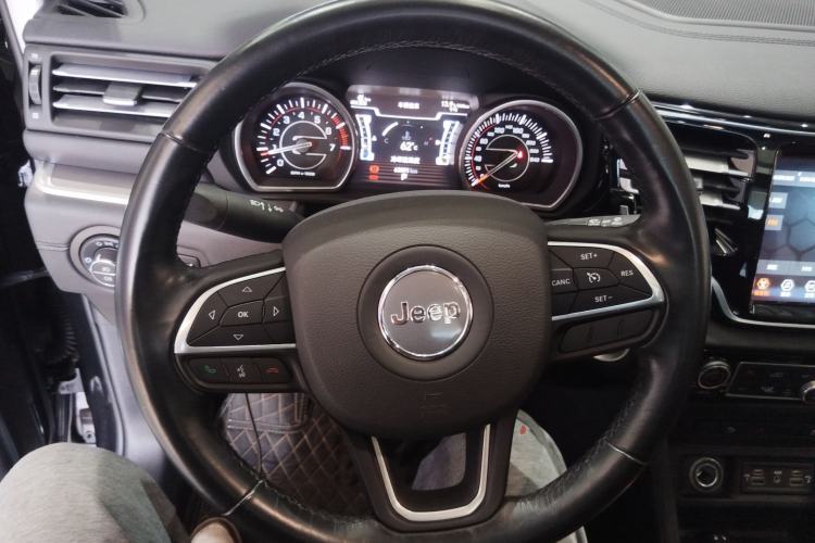 Used Jeep Grand Commander 2022 2.0T Two-Wheel Drive Luxury Version Steering Wheel