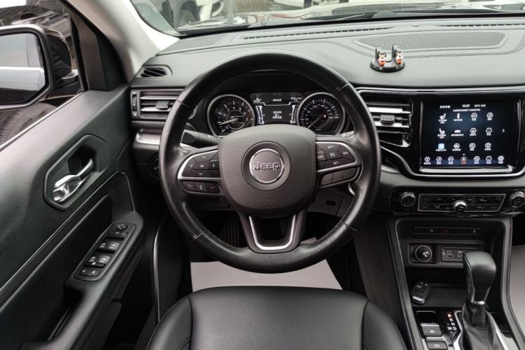 Used Jeep Grand Commander 2022 2.0T Two-Wheel Drive Luxury Version Steering Wheel