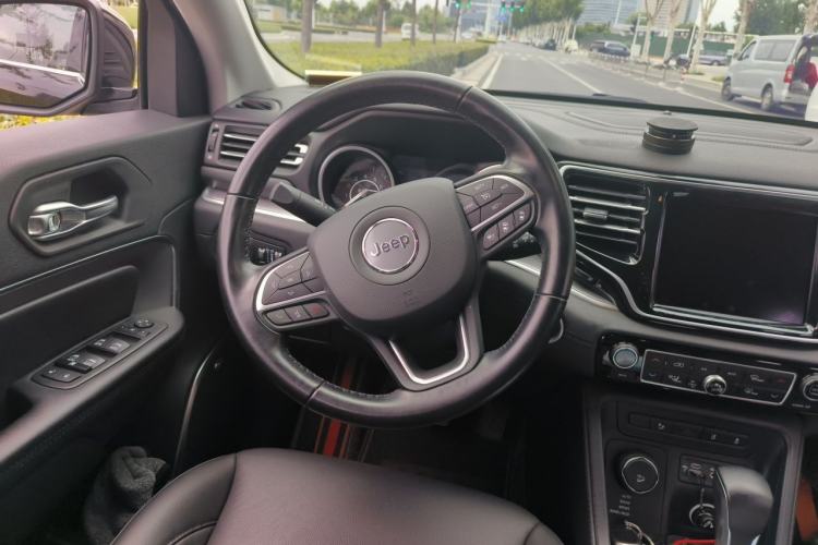 Used Jeep Grand Commander 2022 2.0T Four-Wheel Drive Luxury Edition Steering Wheel