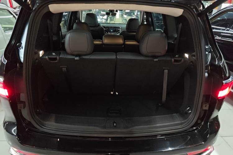 Used Jeep Grand Commander 2022 2.0T Two-Wheel Drive Luxury Version Trunk