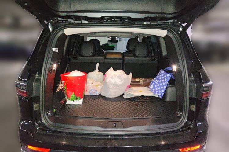Used Jeep Grand Commander 2022 2.0T Two-Wheel Drive Elite Version Trunk