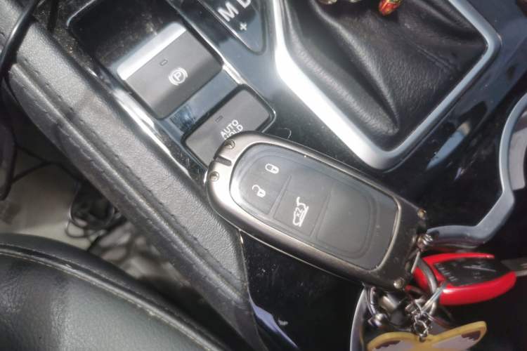 Used Jeep Grand Commander 2022 2.0T Two-Wheel Drive Elite Version Vehicle Key