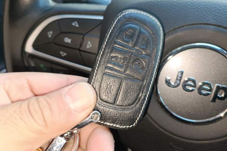 Used Jeep Grand Commander 2022 2.0T Four-Wheel Drive Luxury Edition Vehicle Key